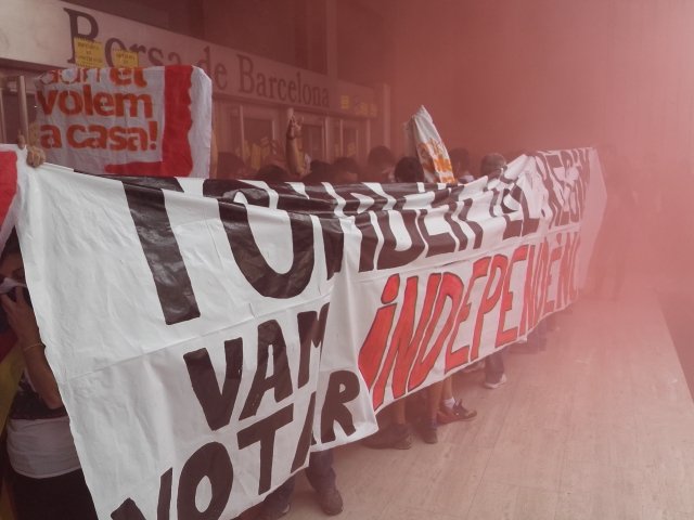 Manifestació dels CDR del Barcelonès el passat 1 d'octubre de 2018, davant la Borsa de Barcelona