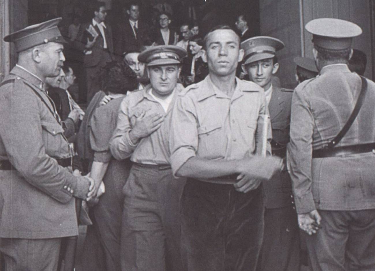 Esborrar la memòria, justificar els crims