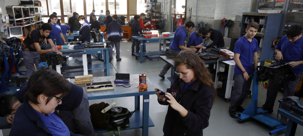 L'FP-Dual: oportunitats laborals i formatives en el context d'extrema precarietat.