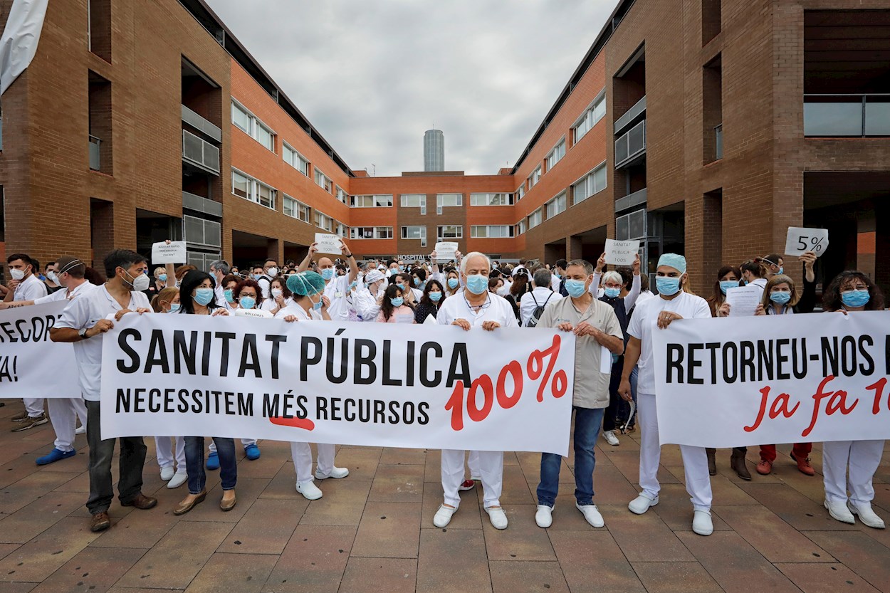 La vacuna és a l'esquerra