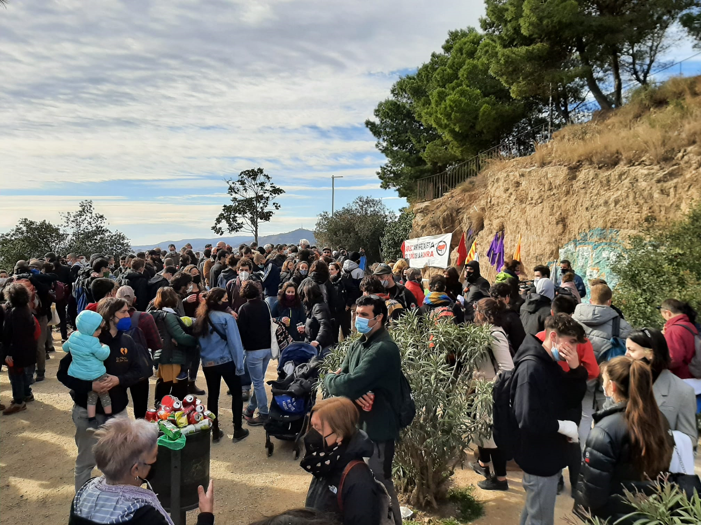 Més de 300 persones es concentren al Turó de la Rovira contra “l'oblit i la desmemòria oficials” de la resistència antifeixista