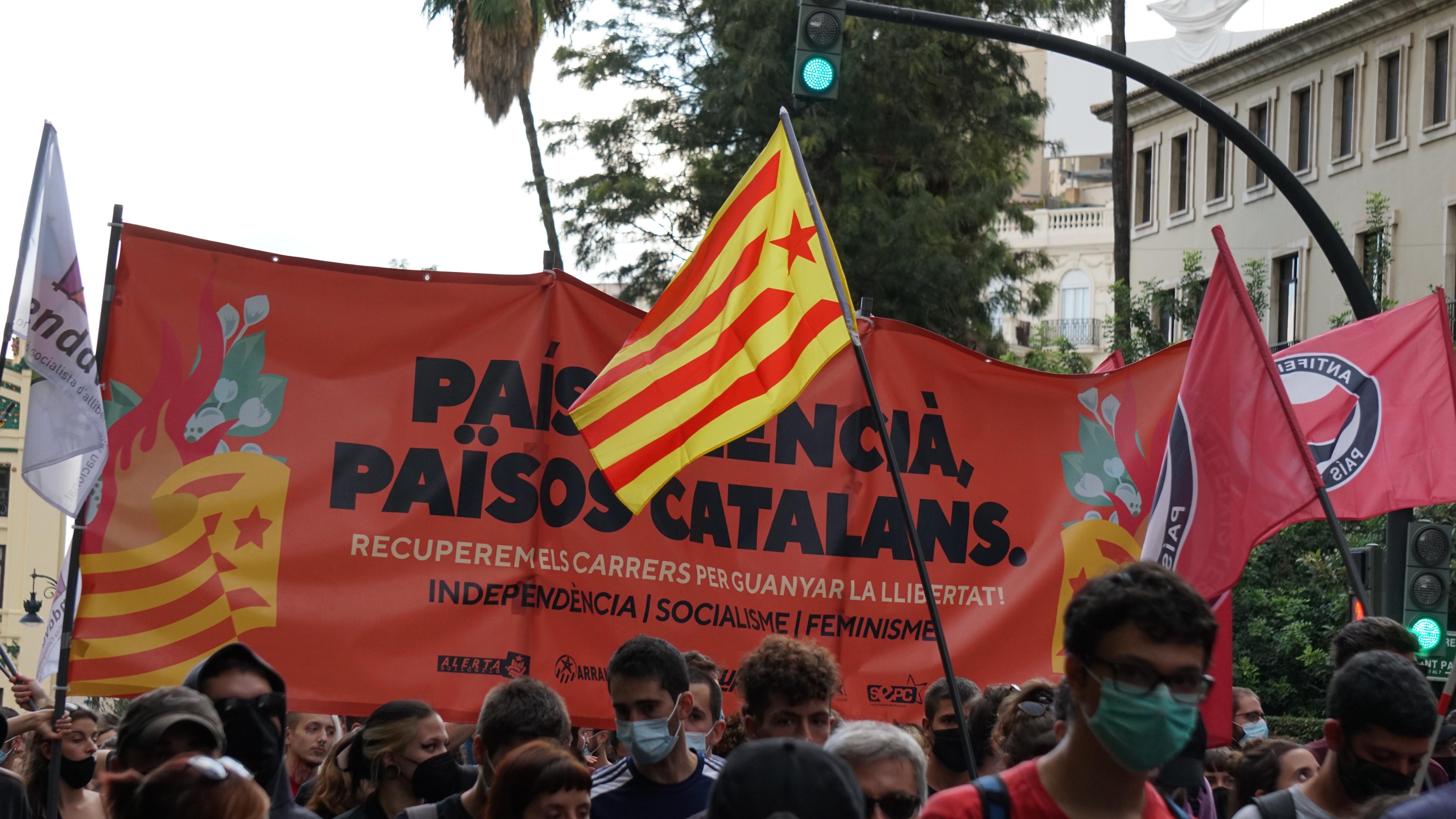 Gran mobilització a València pel 9 d'Octubre [fotogaleria]