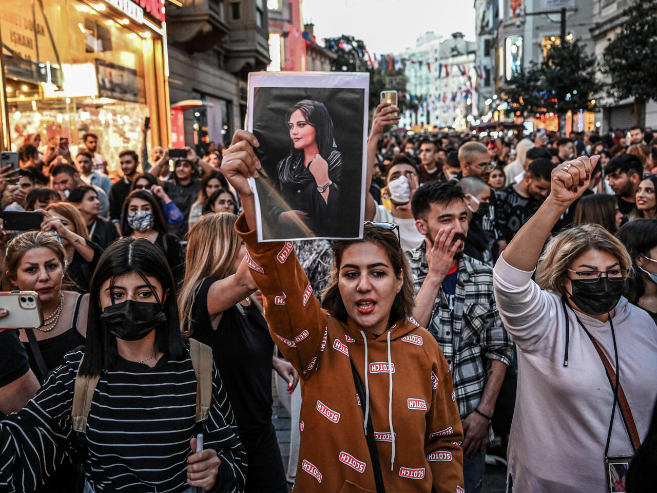 Dona, vida i llibertat: La lluita kurda és al centre de les protestes a l'Iran